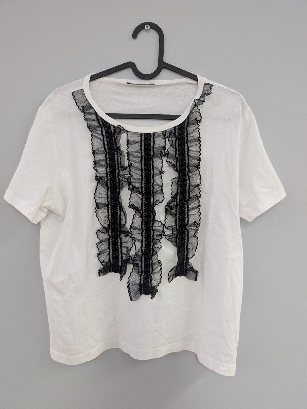 Zara White Ruffle Front Women's Top with Black Lace Trim